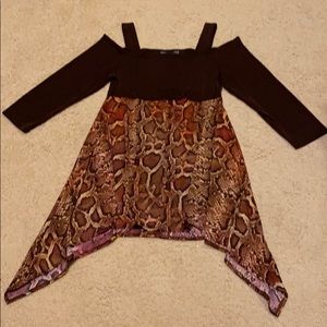 Slinky Cold shoulder asymmetric tunic